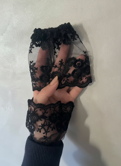 Manchettes en dentelle